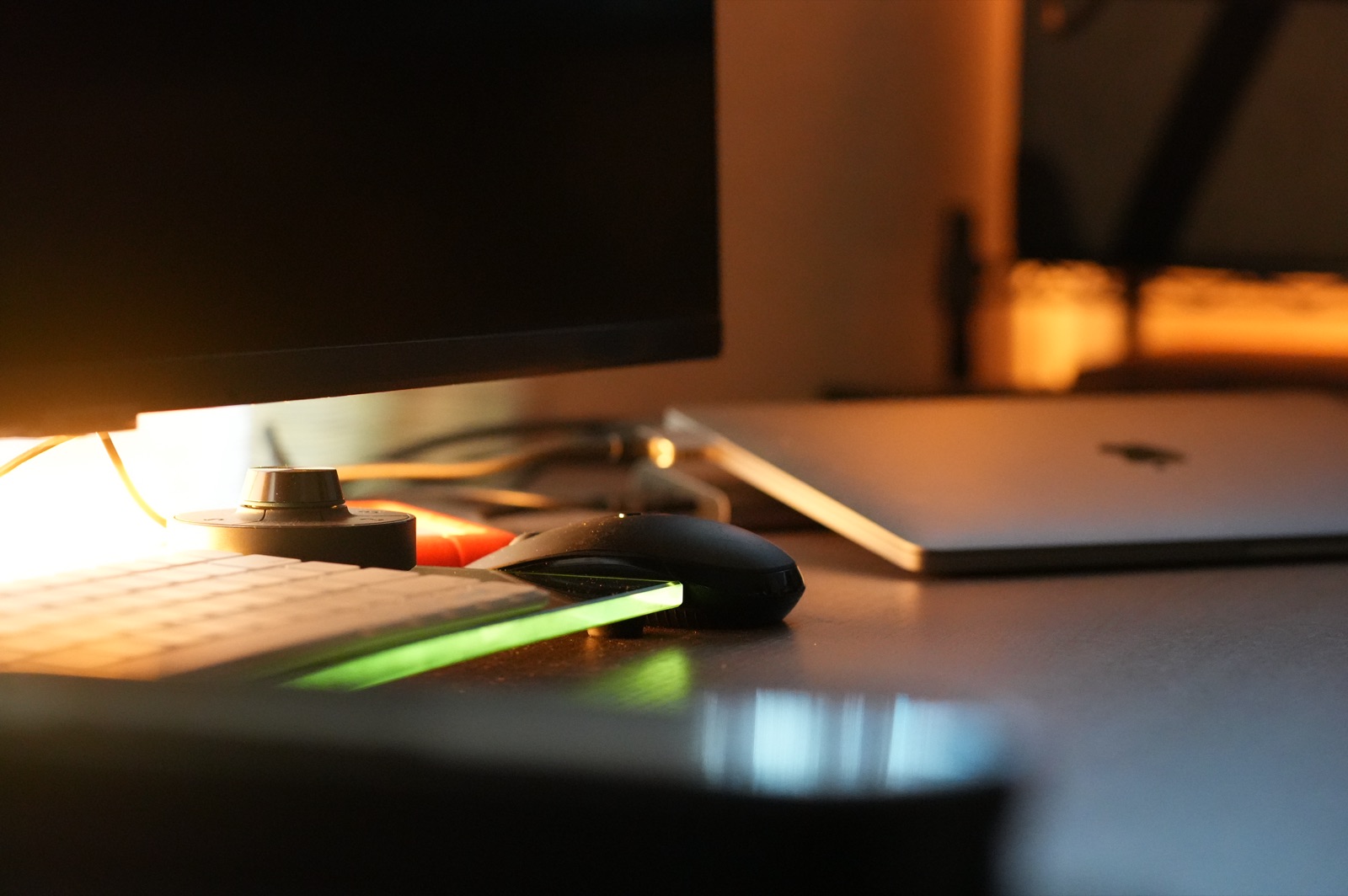 Quiet desk at the start of a project